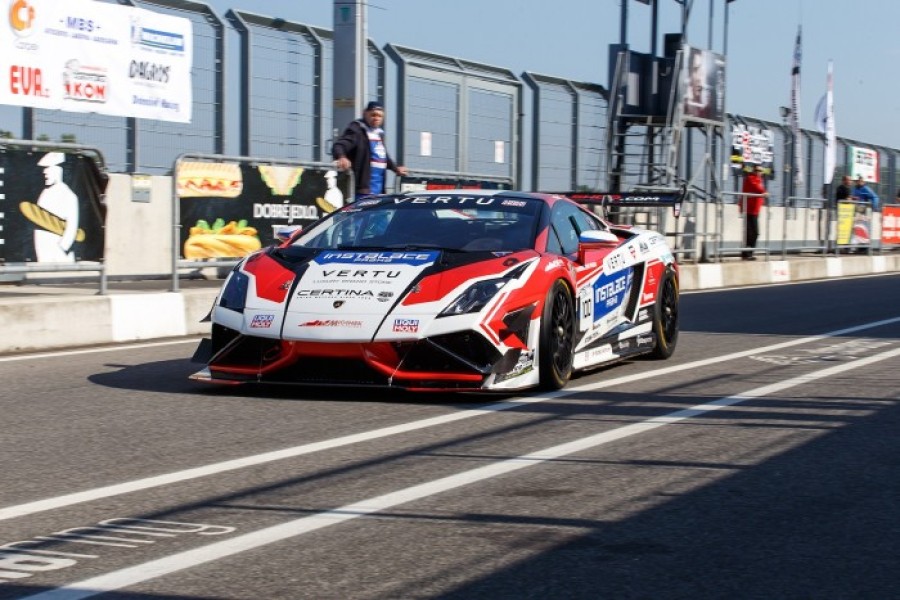 Michal Petrů vybojoval v Carbonia Cupu vítězství pro tým Mičánek Motorsport