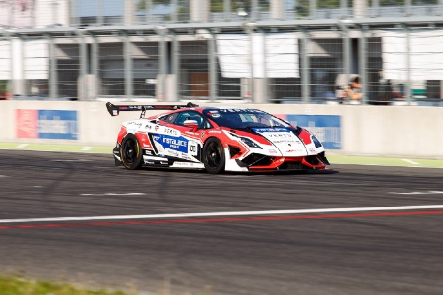 Michal Petrů vybojoval v Carbonia Cupu vítězství pro tým Mičánek Motorsport