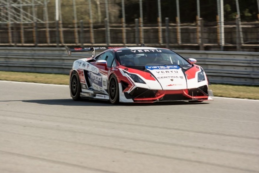 Jezdce týmu Mičánek Motorsport prověří závody Carbonia Cupu v Mostě