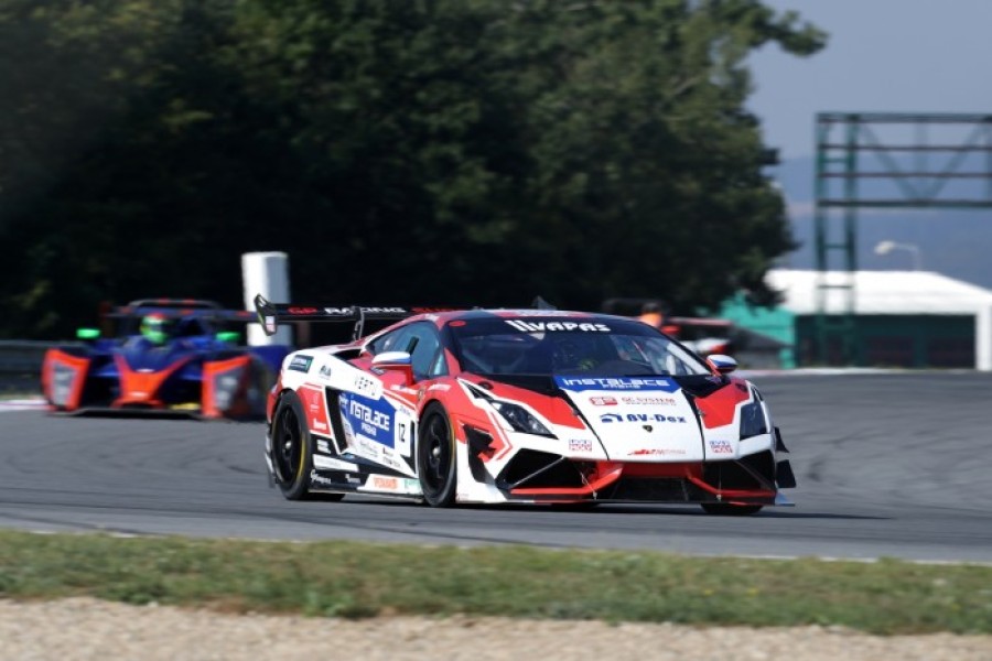 Jezdci týmu Mičánek Motorsport na zkušené v šampionátu FIA CEZ