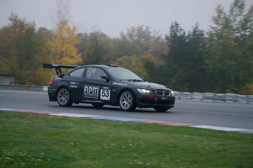 Vítězství v posledním závodě a zároveň i seriálu Makpak endurance pro Radicalteam!